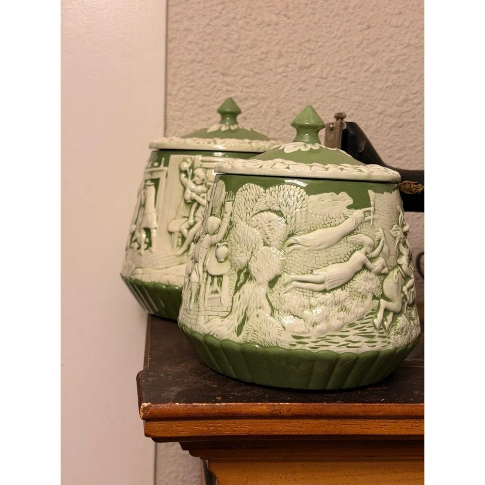 Green / cream vintage cookie jars Set of 2